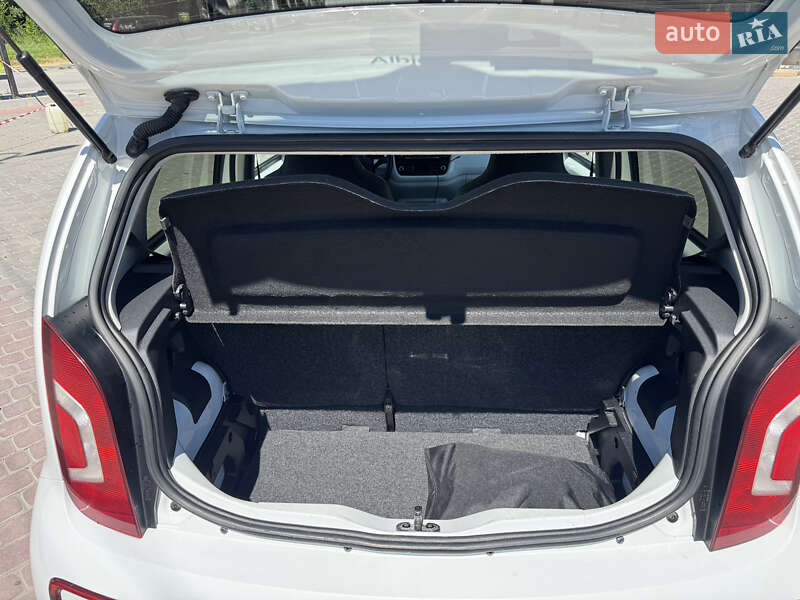 Хетчбек Volkswagen e-Up 2013 в Кам'янець-Подільському