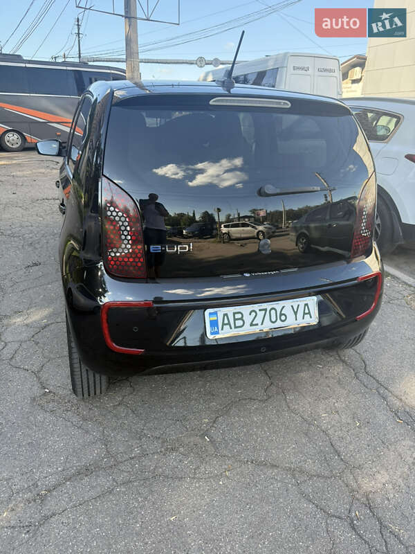 Хетчбек Volkswagen e-Up 2014 в Вінниці