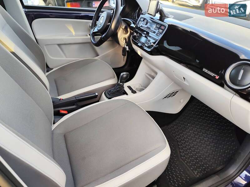 Хетчбек Volkswagen e-Up 2015 в Києві