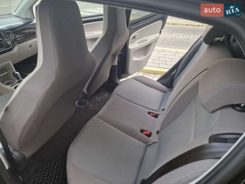 Хэтчбек Volkswagen e-Up 2014 в Львове