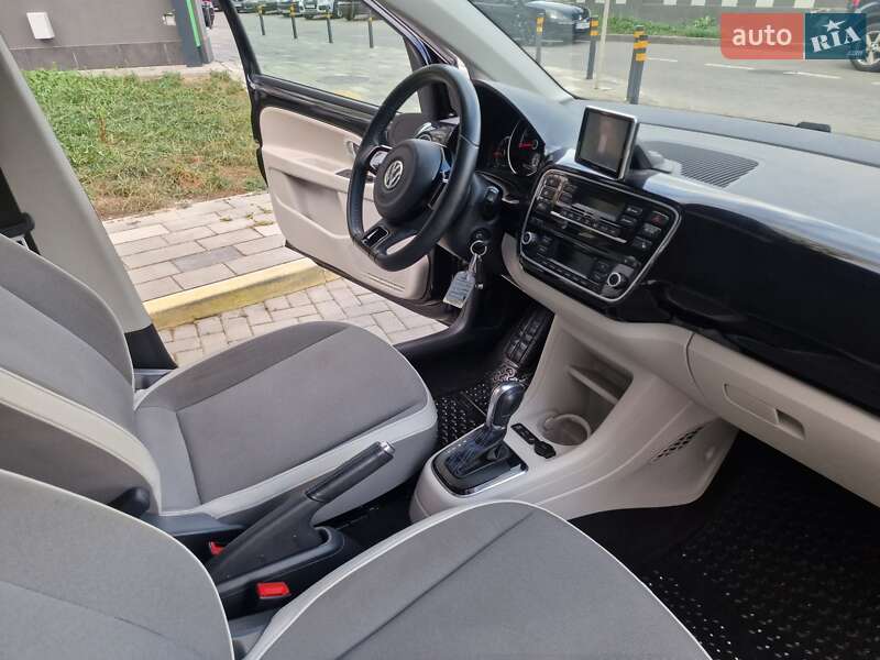 Хэтчбек Volkswagen e-Up 2014 в Львове