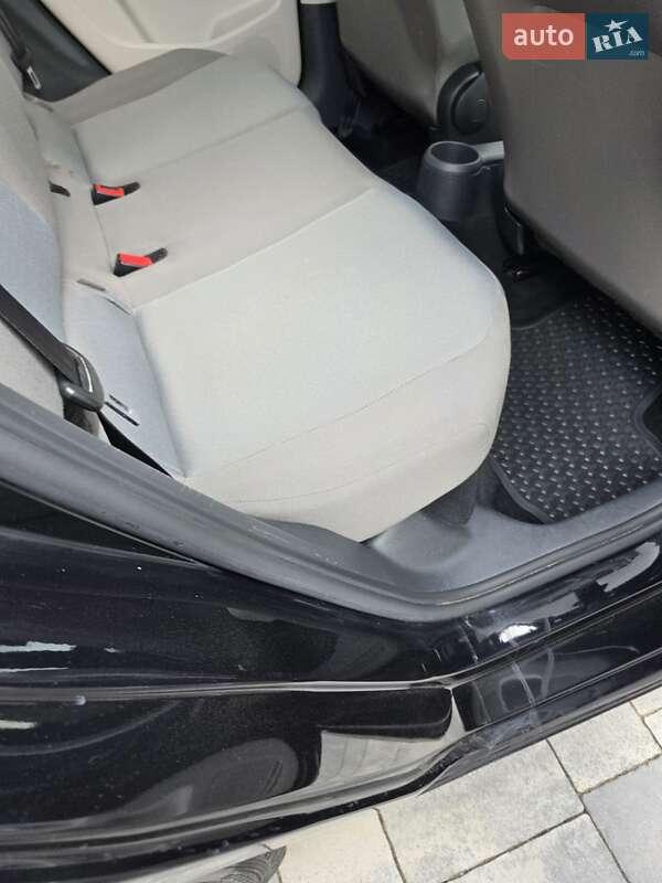 Хэтчбек Volkswagen e-Up 2015 в Ровно фото 5 Хэтчбек Volkswagen e-Up 2015 в Ровно