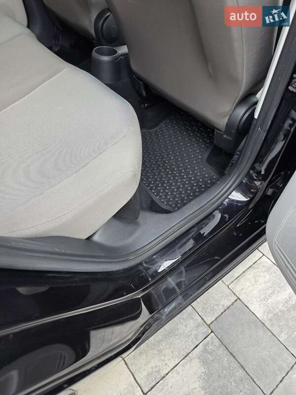 Хэтчбек Volkswagen e-Up 2015 в Ровно фото 3 Хэтчбек Volkswagen e-Up 2015 в Ровно