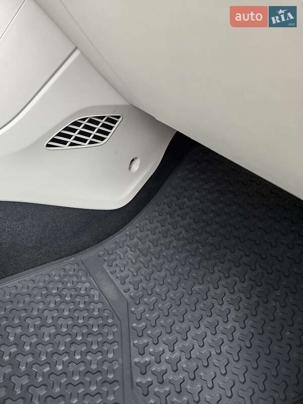 Хэтчбек Volkswagen e-Up 2015 в Ровно фото 21 Хэтчбек Volkswagen e-Up 2015 в Ровно