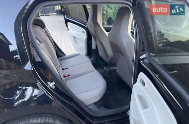 Хэтчбек Volkswagen e-Up 2015 в 