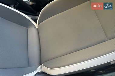 Хэтчбек Volkswagen e-Up 2015 в 