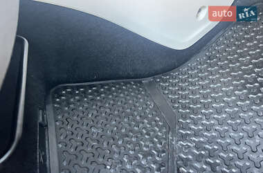 Хэтчбек Volkswagen e-Up 2015 в 