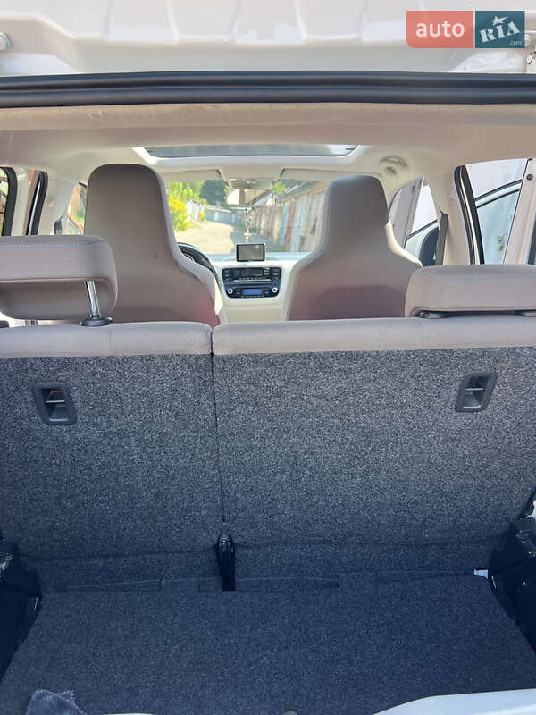 Хэтчбек Volkswagen e-Up 2014 в Житомире фото 16 Хэтчбек Volkswagen e-Up 2014 в Житомире