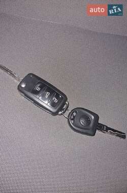 Хэтчбек Volkswagen e-Up 2013 в 