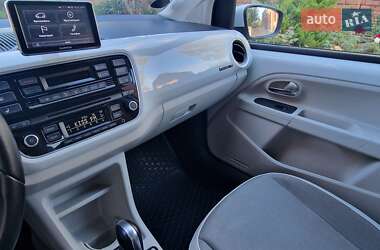 Хетчбек Volkswagen e-Up 2015 в  фото 6 Хетчбек Volkswagen e-Up 2015 в