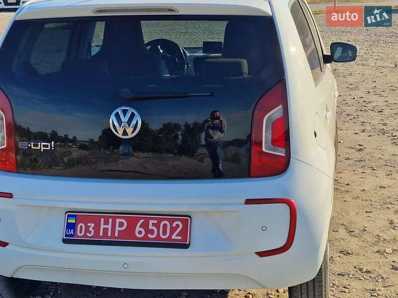 Хэтчбек Volkswagen e-Up 2015 в Днепре
