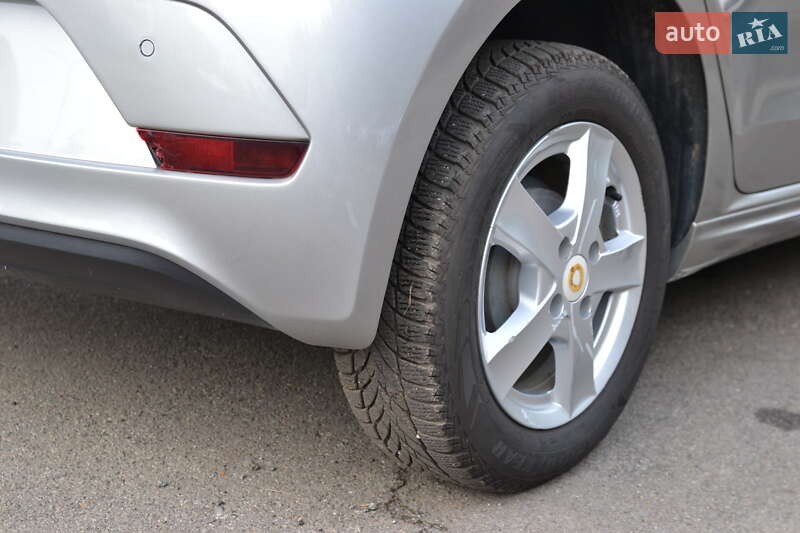 Хэтчбек Volkswagen e-Up 2021 в Луцке