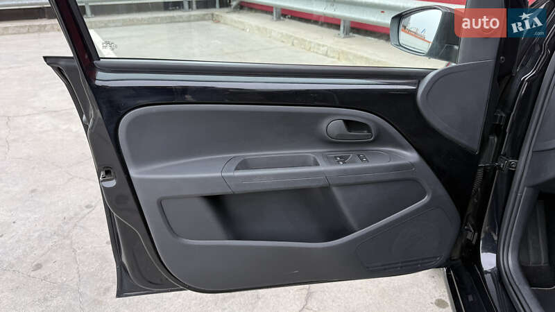 Хетчбек Volkswagen e-Up 2021 в Києві