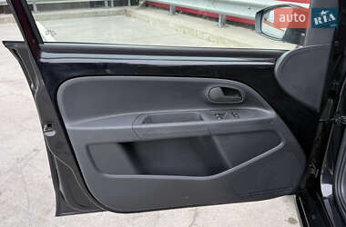 Хэтчбек Volkswagen e-Up 2021 в 