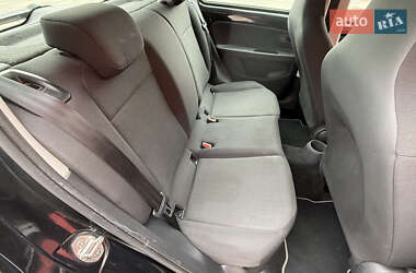 Хэтчбек Volkswagen e-Up 2021 в 