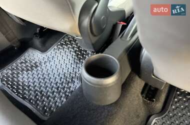 Хэтчбек Volkswagen e-Up 2015 в 