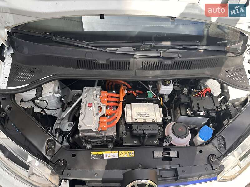 Хэтчбек Volkswagen e-Up 2020 в Рава-Русской фото 8 Хэтчбек Volkswagen e-Up 2020 в Рава-Русской