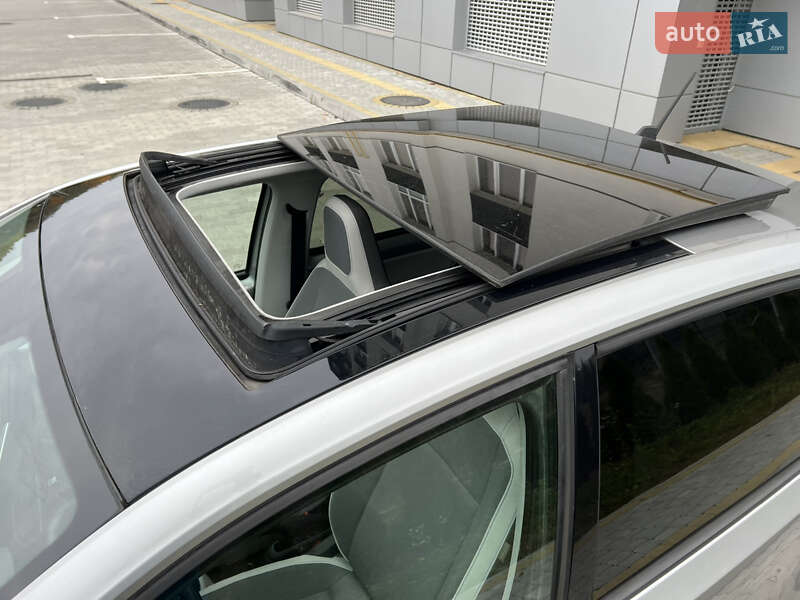 Хэтчбек Volkswagen e-Up 2014 в Львове