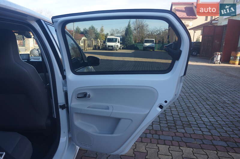 Хэтчбек Volkswagen e-Up 2014 в Самборе фото 42 Хэтчбек Volkswagen e-Up 2014 в Самборе