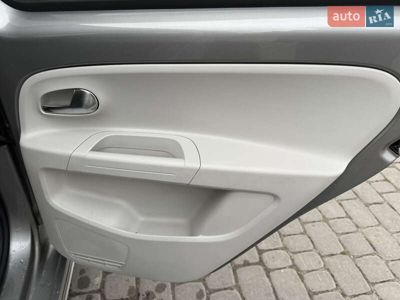 Хэтчбек Volkswagen e-Up 2014 в Львове