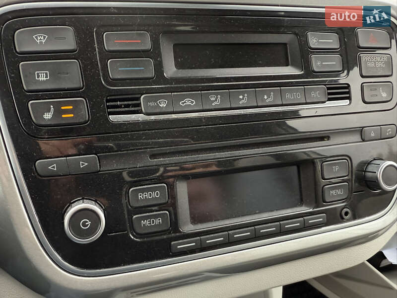 Хэтчбек Volkswagen e-Up 2014 в Львове