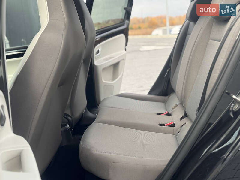 Хетчбек Volkswagen e-Up 2015 в Львові