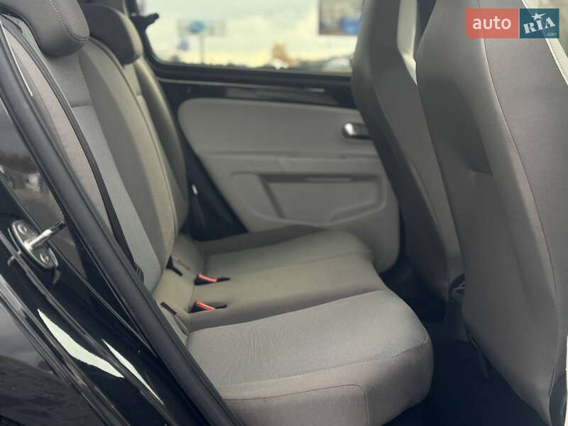 Хетчбек Volkswagen e-Up 2015 в Львові