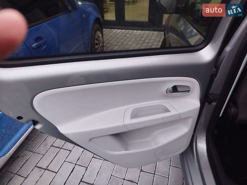 Хэтчбек Volkswagen e-Up 2014 в Львове фото 9 Хэтчбек Volkswagen e-Up 2014 в Львове