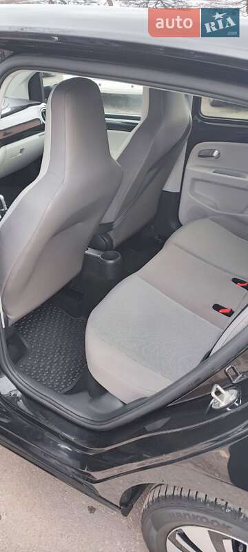 Хэтчбек Volkswagen e-Up 2015 в Каменец-Подольском