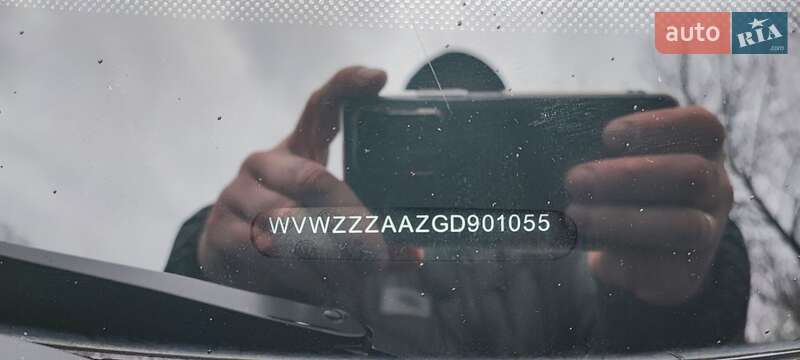 Хэтчбек Volkswagen e-Up 2015 в Каменец-Подольском