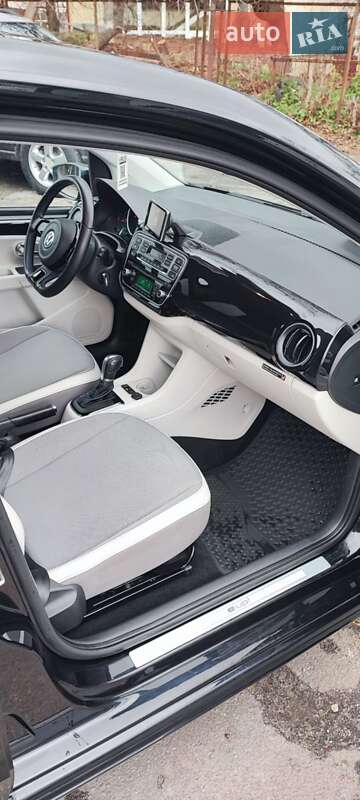 Хэтчбек Volkswagen e-Up 2015 в Каменец-Подольском