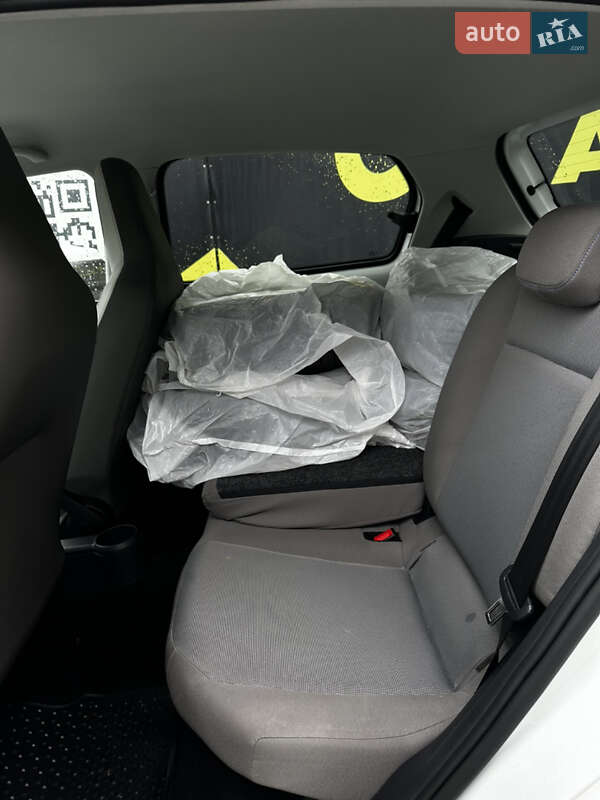 Хэтчбек Volkswagen e-Up 2013 в Львове фото 12 Хэтчбек Volkswagen e-Up 2013 в Львове