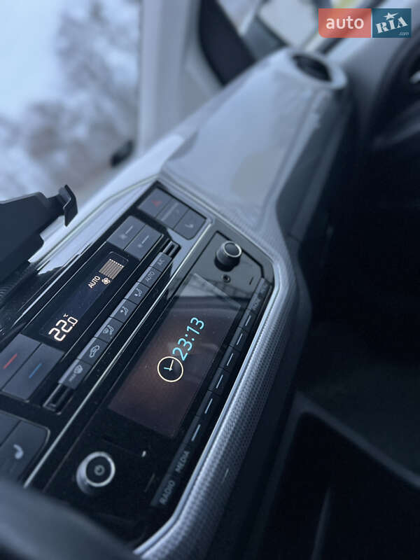 Хетчбек Volkswagen e-Up 2017 в Луцьку