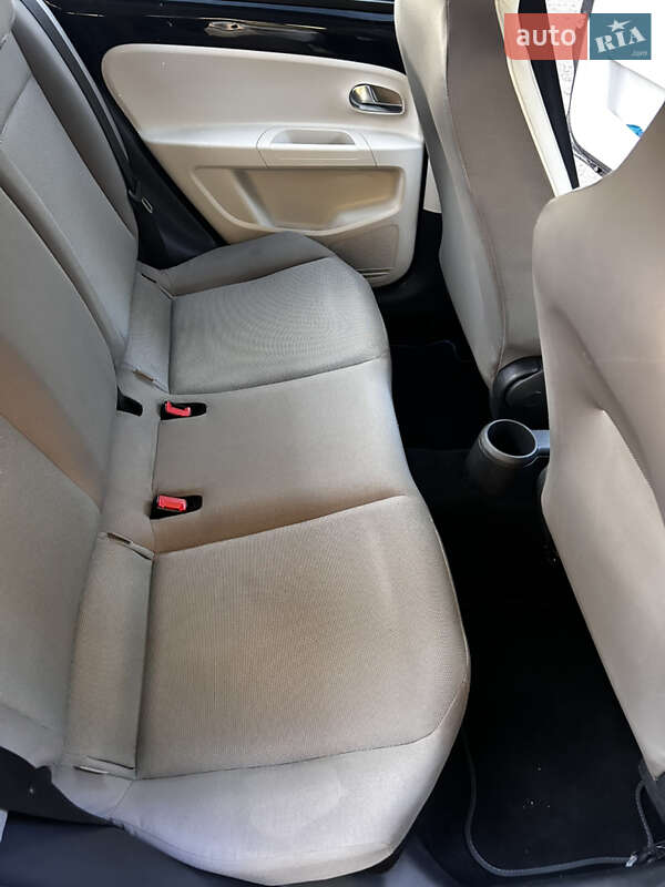 Хетчбек Volkswagen e-Up 2014 в Дрогобичі