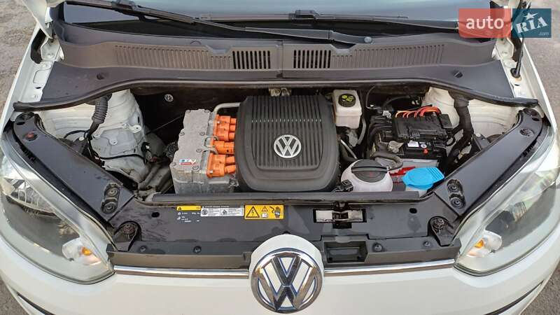 Хэтчбек Volkswagen e-Up 2013 в Звягеле фото 23 Хэтчбек Volkswagen e-Up 2013 в Звягеле
