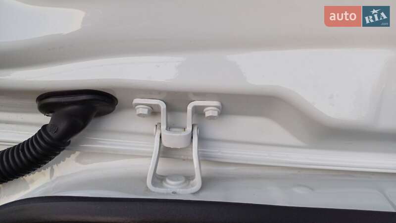 Хэтчбек Volkswagen e-Up 2013 в Звягеле фото 50 Хэтчбек Volkswagen e-Up 2013 в Звягеле