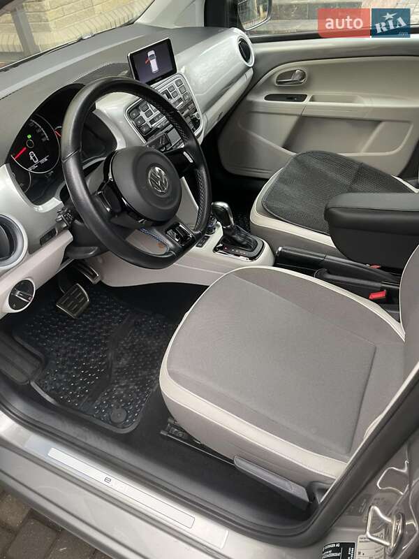 Хетчбек Volkswagen e-Up 2014 в Дніпрі