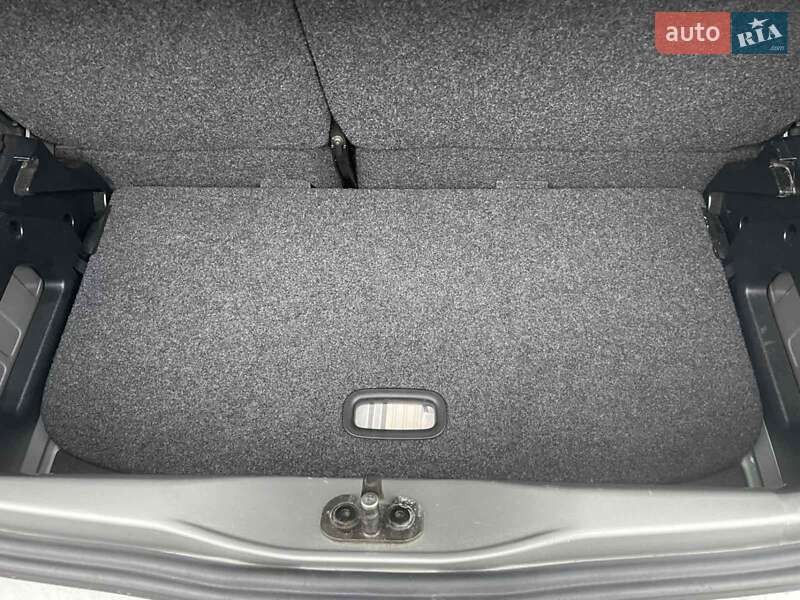 Хетчбек Volkswagen e-Up 2014 в Дніпрі