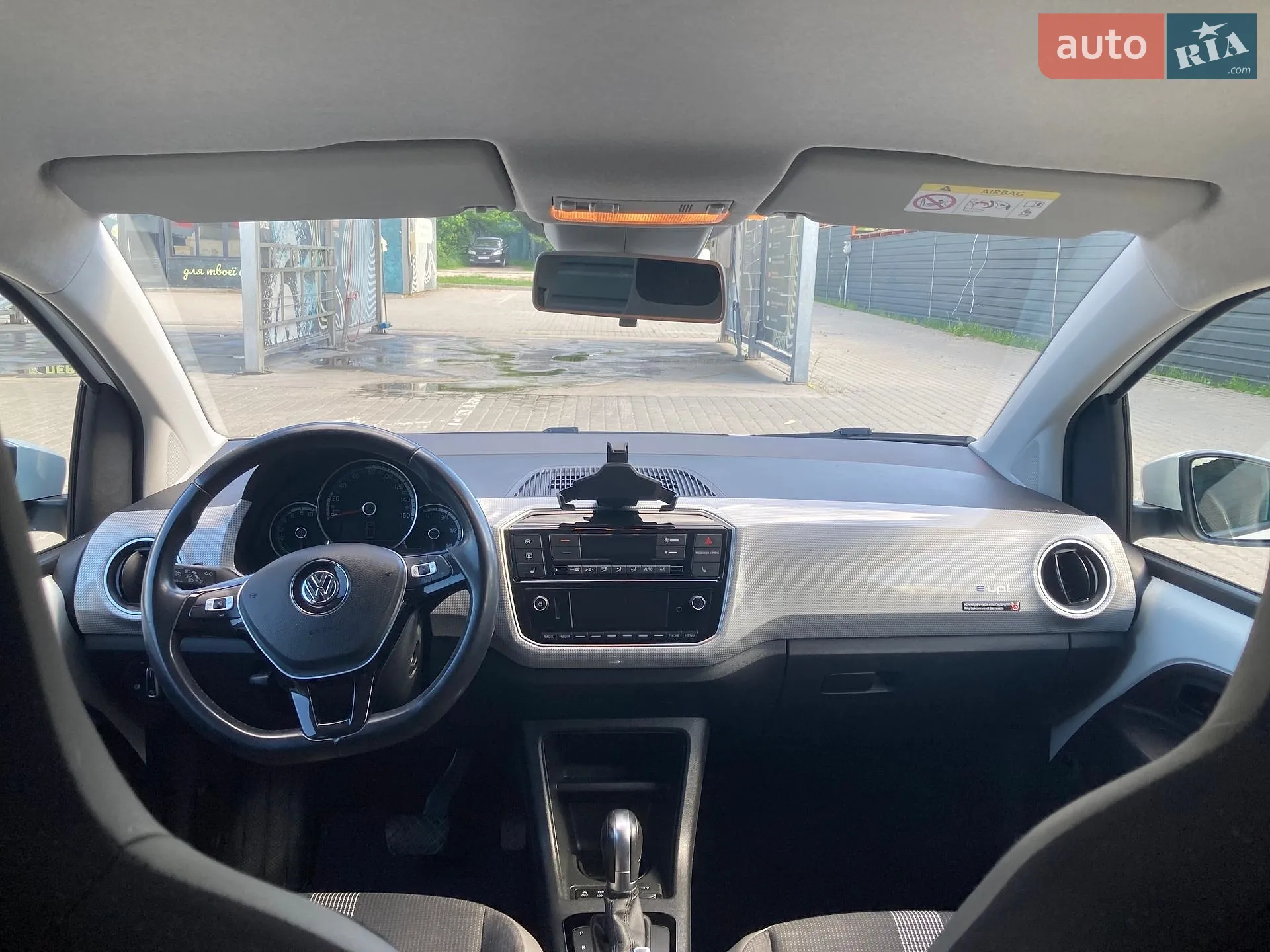 2017 Volkswagen up! - мініатюра 36