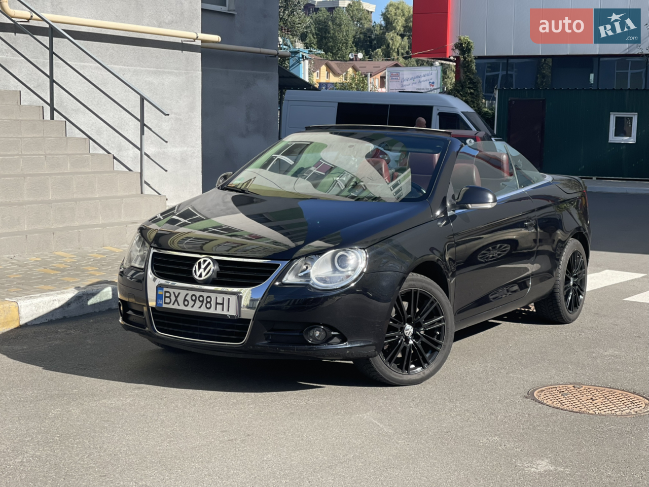 Добрий день! Продається машина особистого користування, пригнана з Німеччини в 2022 році, машина в ідеальному стані як і технічно так і по кузову, дах працює справно! Ревізія даху робиться кожен сезон, все змащене та готове до використання! стоїть перший стейдж, що дає машині 170 л.с. 
оригінальний обвес ABT 
всі питання по телефону або вайбер.
Будь-які перевірки 