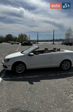 Кабриолет Volkswagen Eos 2011 в 