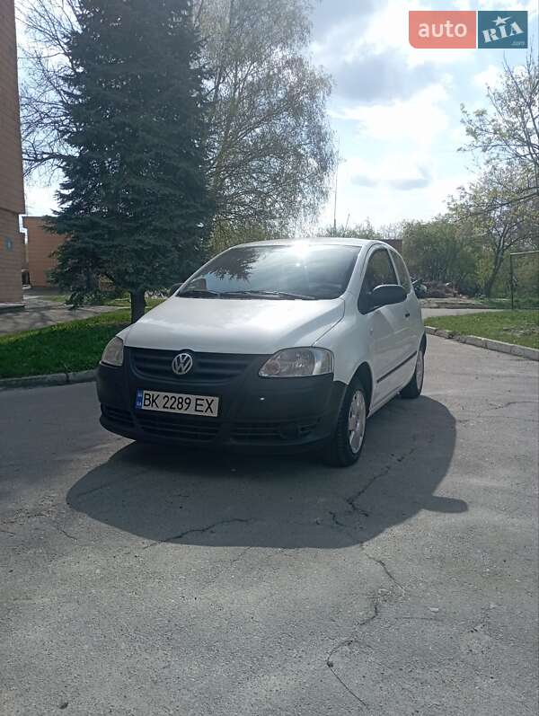 Хэтчбек Volkswagen Fox 2010 в Ровно