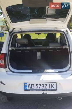 Хэтчбек Volkswagen Fox 2010 в 