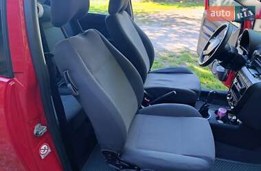 Хэтчбек Volkswagen Fox 2006 в 