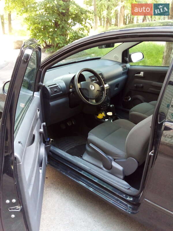 Хетчбек Volkswagen Fox 2010 в Рівному