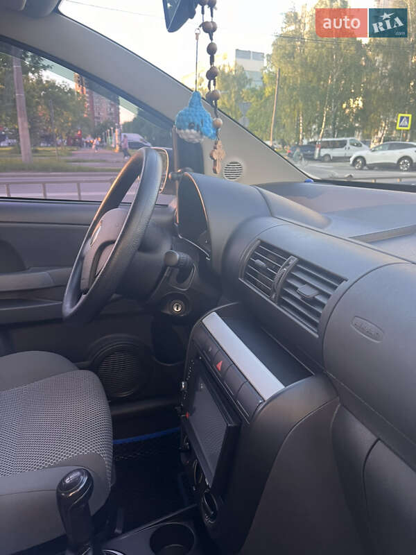 Хэтчбек Volkswagen Fox 2010 в Львове