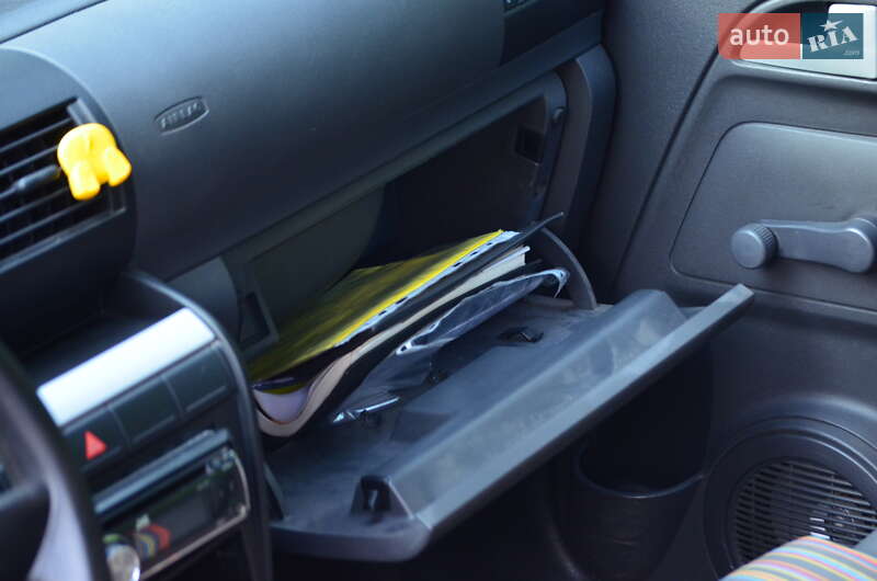 Хэтчбек Volkswagen Fox 2005 в Хусте