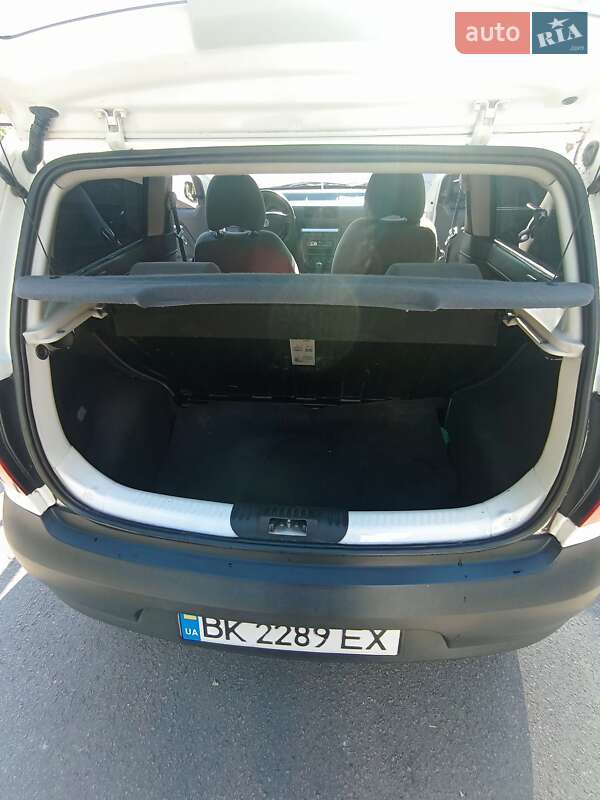 Хэтчбек Volkswagen Fox 2010 в Ровно