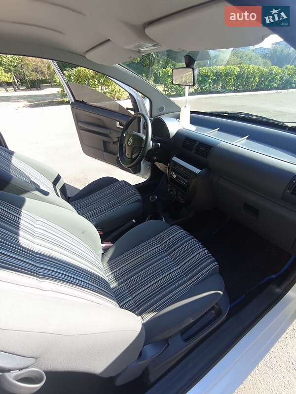 Хэтчбек Volkswagen Fox 2010 в Ровно