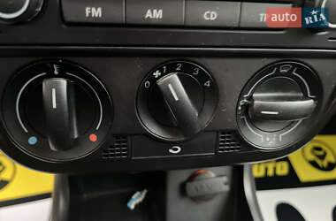 Хэтчбек Volkswagen Fox 2005 в  фото 16 Хэтчбек Volkswagen Fox 2005 в
